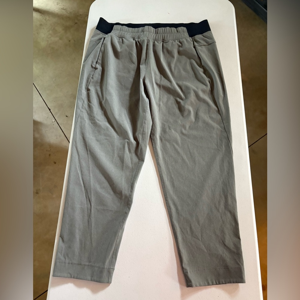 Prana Gray / Olive Ankle Cropped Pants Relaxed Fit